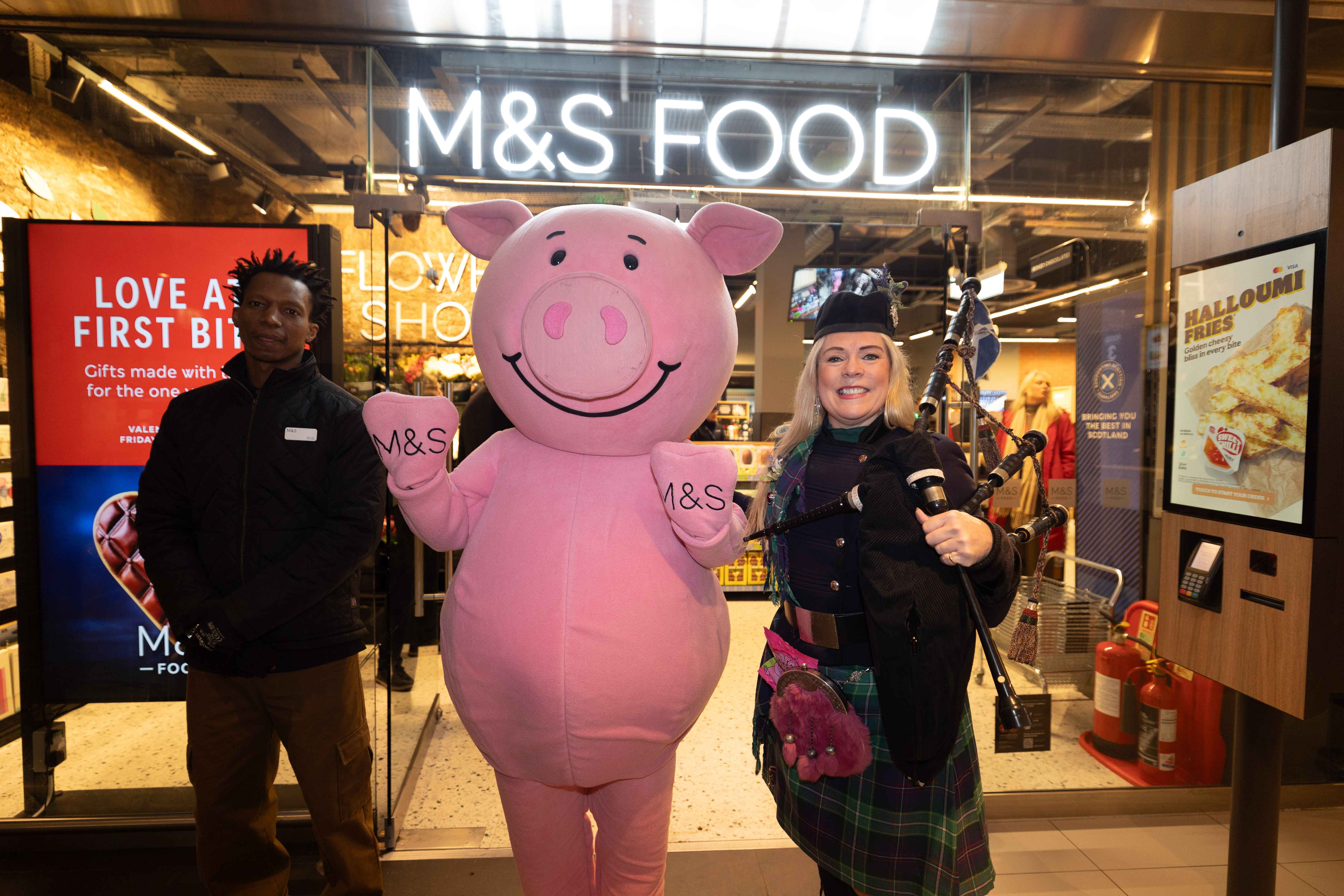 SSP and M&S Food reopen store at Edinburgh Waverley Station after